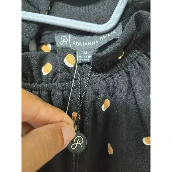 Adrienne Vittadini ruffle neck smocked sleeve top polka dots Size M NWT - Picture 3 of 5